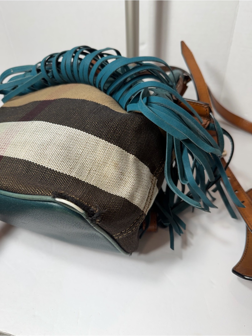 Beautiful Burberry Ashby Belgrove fringe bag, teal call outs in photos - Picture 7 of 9